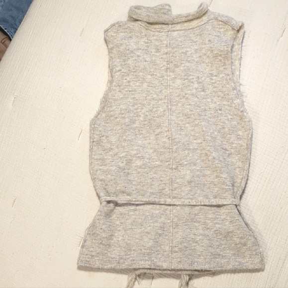 Willow & Clay Gray Fringe Cardigan Vest - Picture 4 of 4